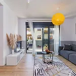 Apartment M****, New + Parking