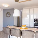 Apartment M****, New + Parking *