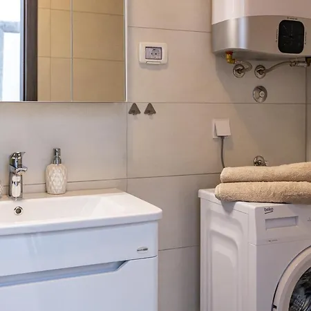 M****, New + Parking Apartment *