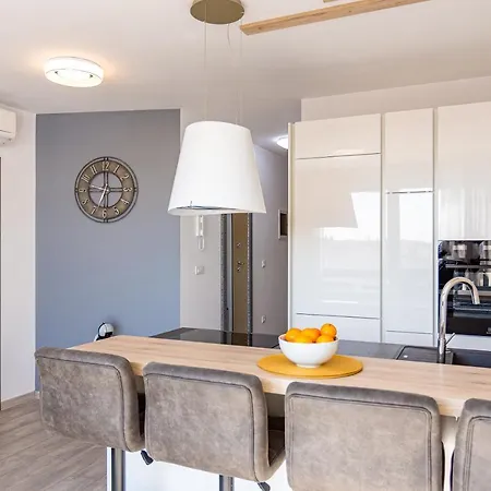Apartment M****, New + Parking *